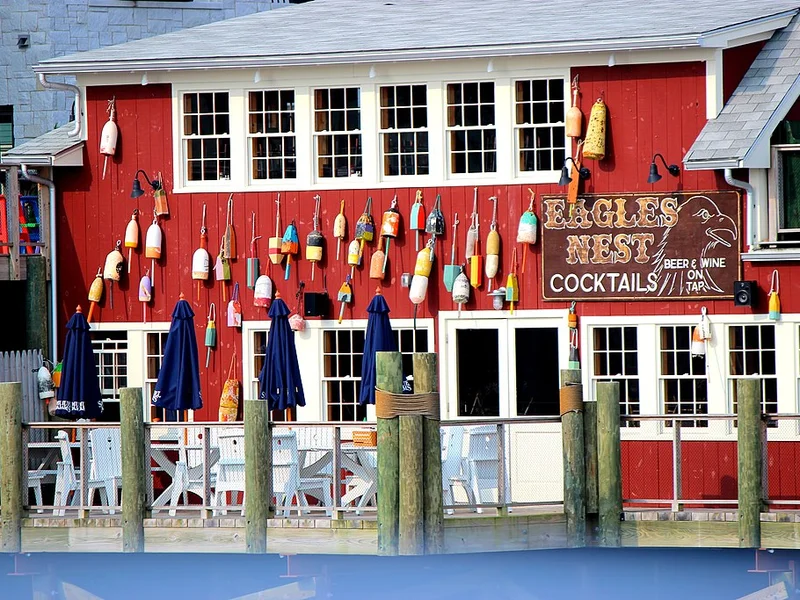 Lobster bogeys at Eagles Nest